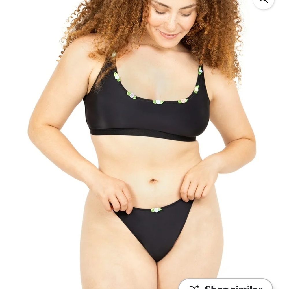 Black Floral-Trim Bra And Panty set